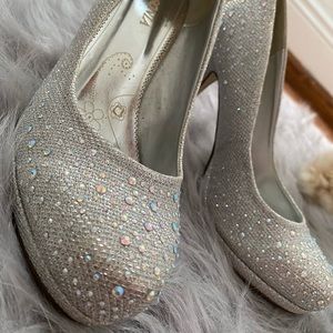 High heel shoes for women